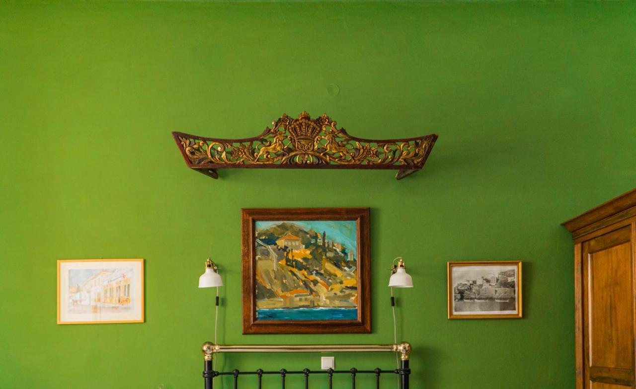 Rafalias Mansion, Studios&suites Hidra Quarto foto