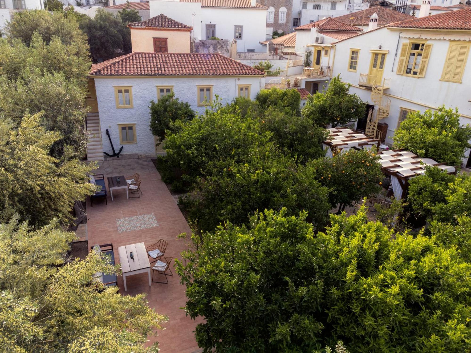 Rafalias Mansion, Studios&suites Hidra Exterior foto